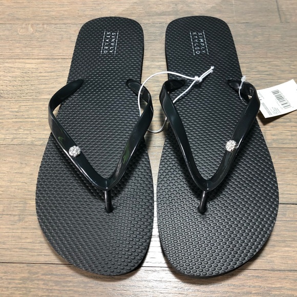 Shoes - 🖤🖤 NWT SIZE 11/12 FLIP FLOPS